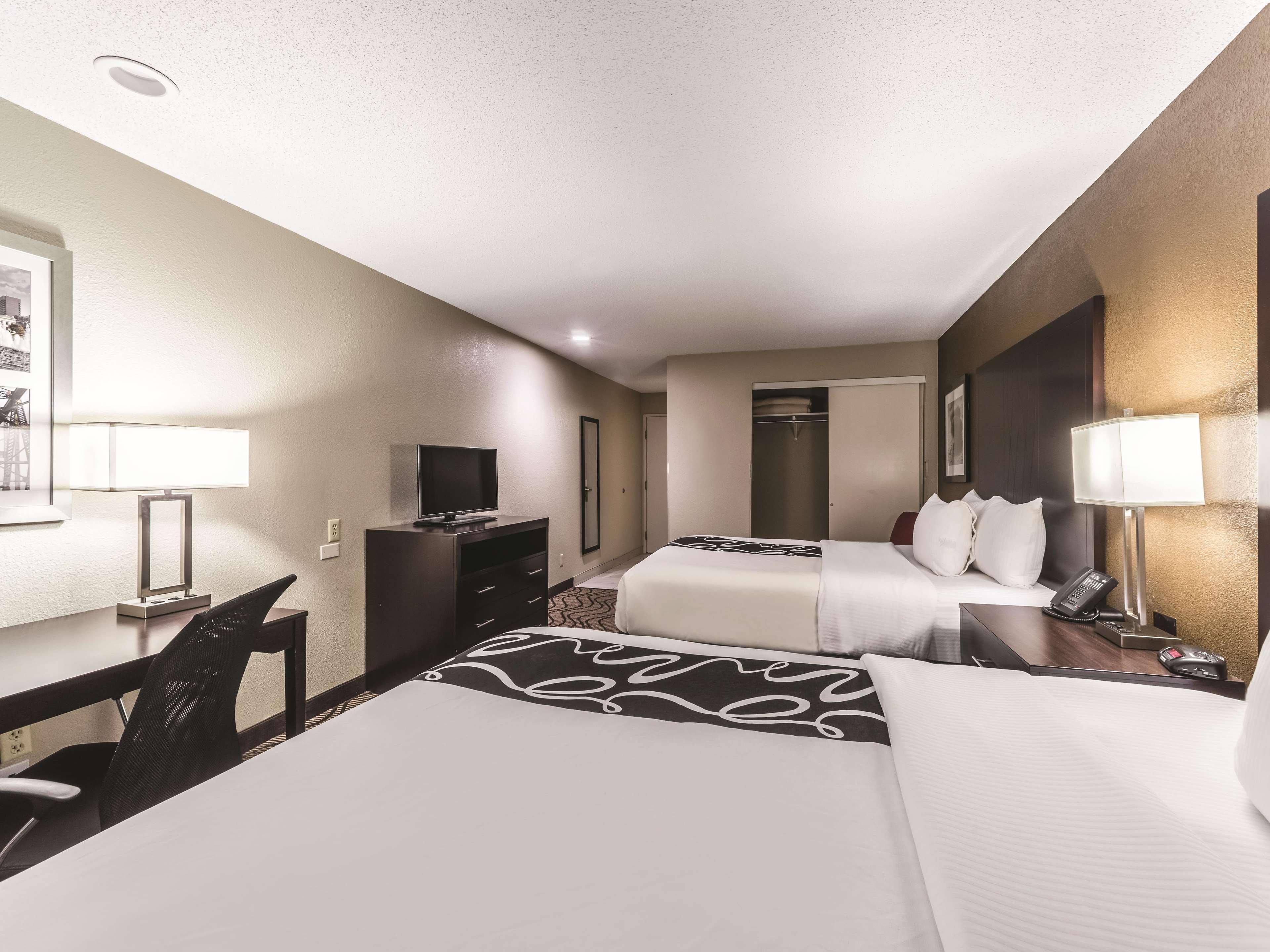La Quinta By Wyndham Collinsville - St. Louis Exterior foto