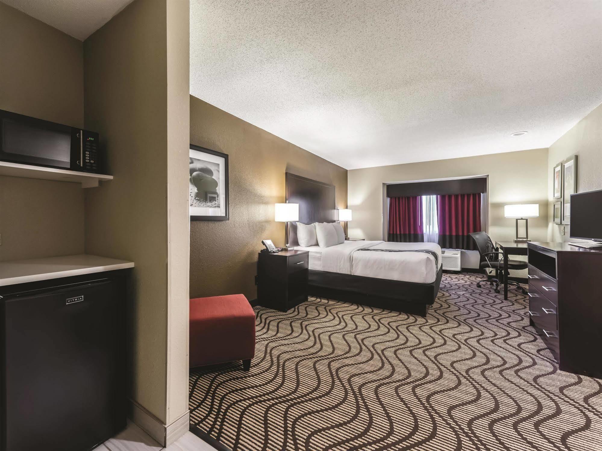 La Quinta By Wyndham Collinsville - St. Louis Exterior foto