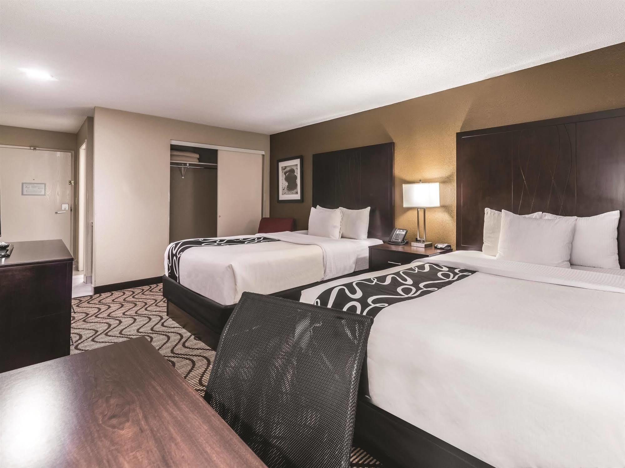 La Quinta By Wyndham Collinsville - St. Louis Exterior foto